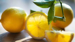 Agua con limón: ¿Cómo se prepara?