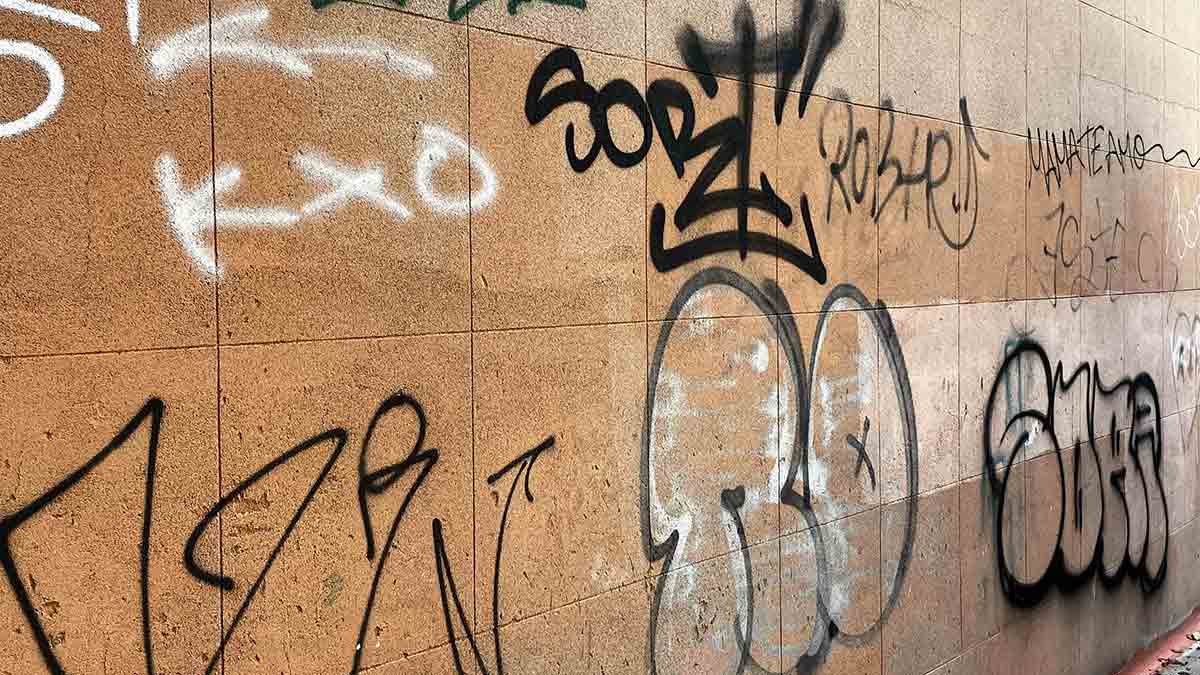 El Ayuntamiento de Alcobendas Sanciona a Nueve Personas por Pintar Grafitis en la Vía Pública