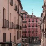 Descubre las opiniones sobre el barrio Cuatro Caminos en Madrid: ¡Imprescindible!