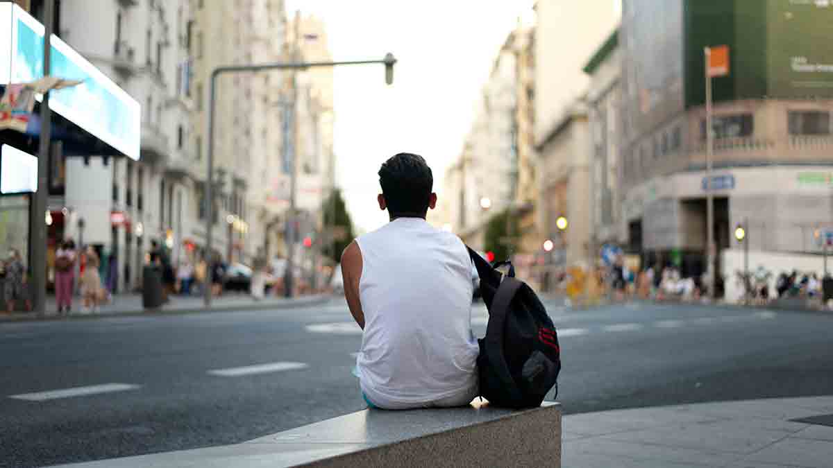 Descubre la magia de la Plaza de Santo Domingo en Madrid