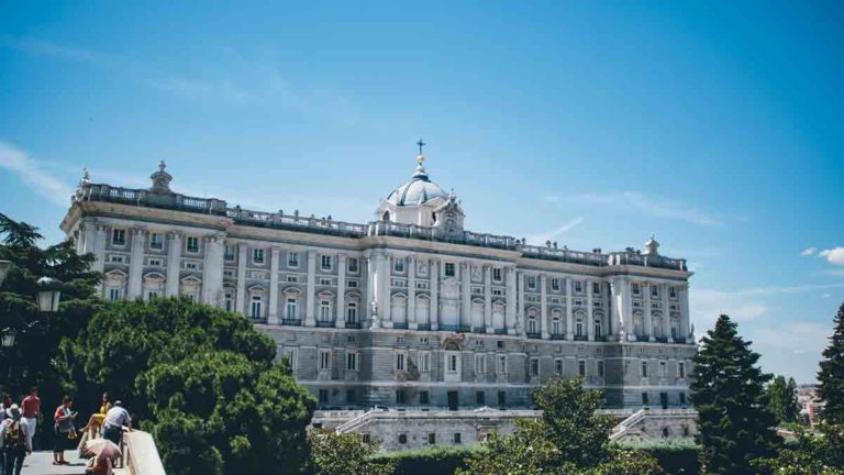 Descubre la experiencia de visitar el Teatro Real de Madrid