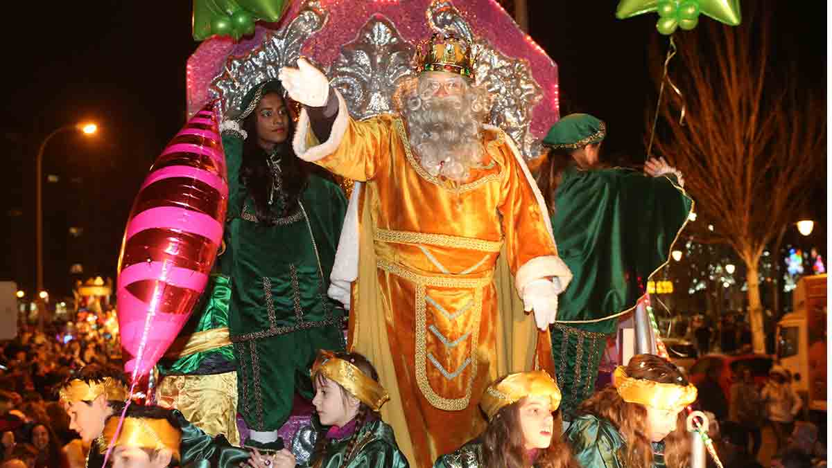 Cabalgata de Reyes 2024 en Tres Cantos: Celebrando la Magia de la Navidad