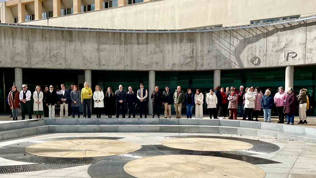 Tres Cantos recuerda a las víctimas del incendio en Valencia