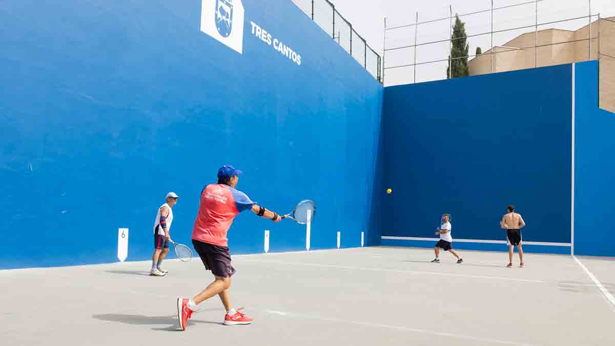  Tres Cantos Invierte Cerca de 50.000 Euros en la Remodelación del Frontón Municipal