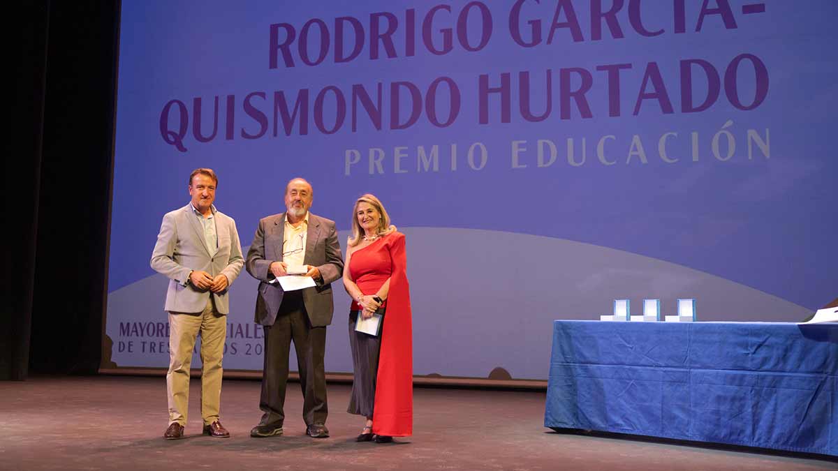 Siete tricantinos reciben el premio ‘Mayores Esenciales de Tres Cantos 2024’ por su contribución al municipio