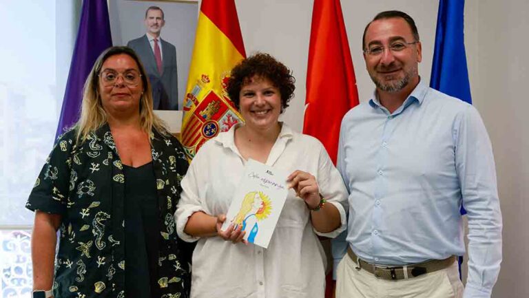 La escritora colmenareña Marta Roma presenta su primer poemario: “Color Esperanza”