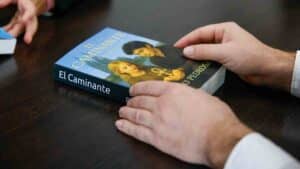 Así es ‘El caminante’, la primera novela del colmenareño Diego Pedrosa