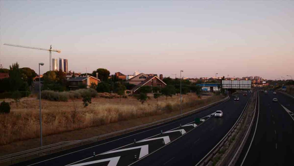 Obras en la M-607 entre Tres Cantos y Colmenar Viejo durante la construcción del tercer carril.