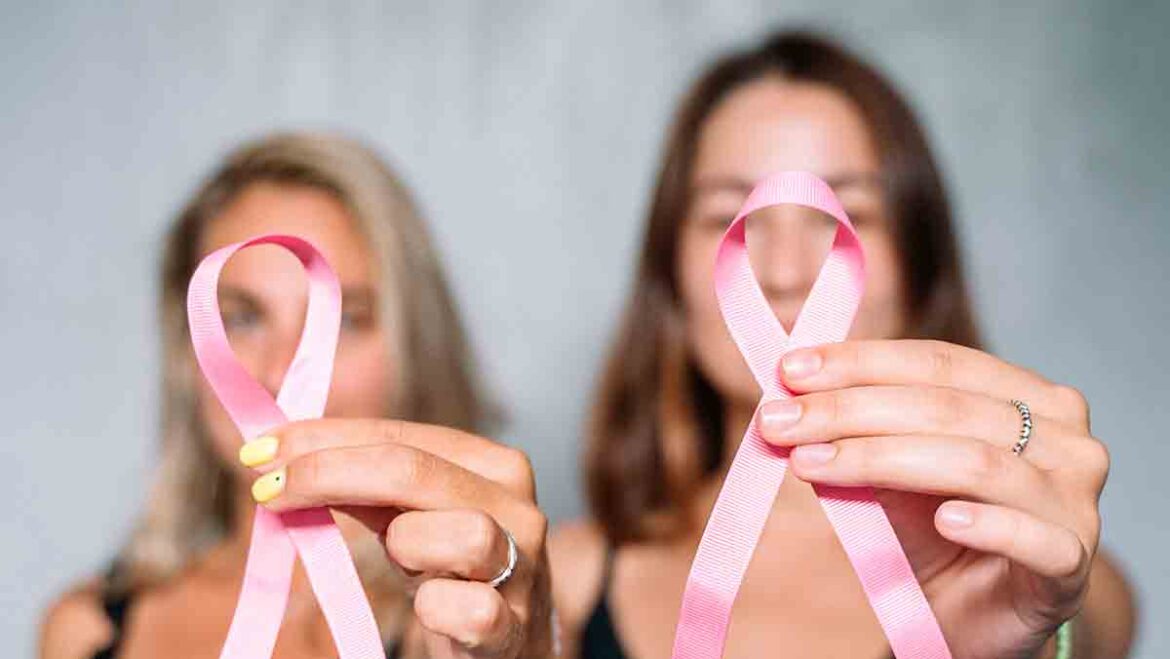 Participantes en la Marcha contra el Cáncer de Mama de San Sebastián de los Reyes.
